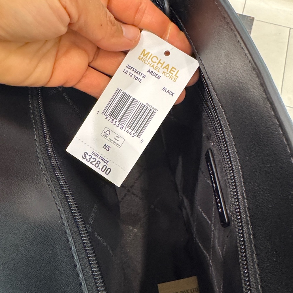 Michael Kors Arden Signature Black with Stars Tote Bag - Picture 5 of 6